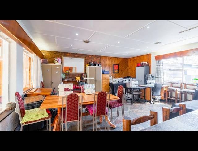 4 BEDROOM HOUSE FOR SALE IN THE HILL